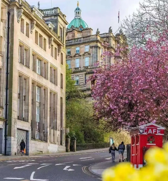 留学英国艺术类院校需要花多少钱?