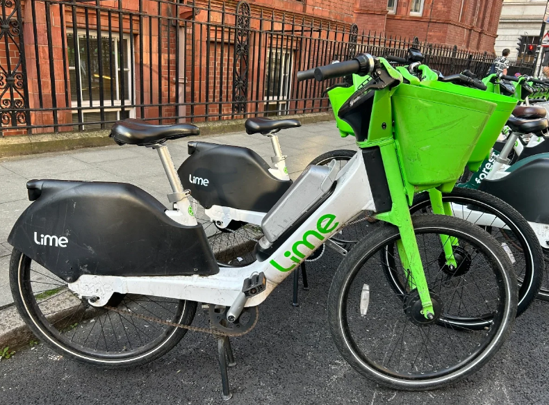 2025英国交通攻略大全- 地铁、火车、公交等购票及乘坐指南