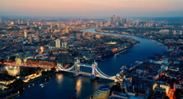 英国旅游全攻略(美食、美景、文化)