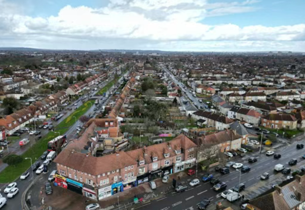 英国房价最高的街道及最大的政府福利住房小区分别在哪?