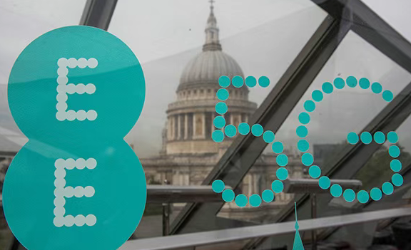 来英国如何选择手机卡？（2025英国四大主流运营商最新调整）