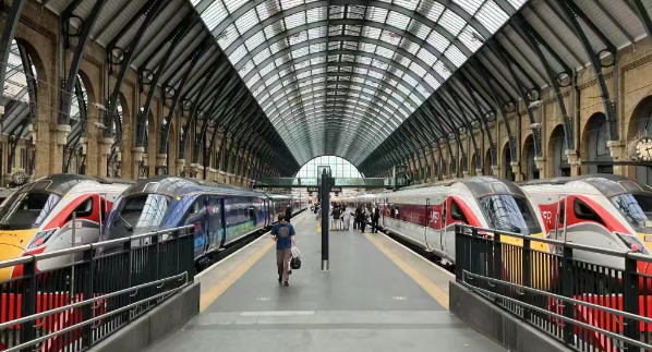 在英国如何坐火车?(2025年最新版)
