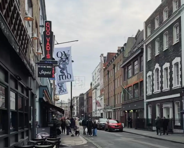 英国口音听不懂怎么办?点餐、问路、火车站英语实战指南