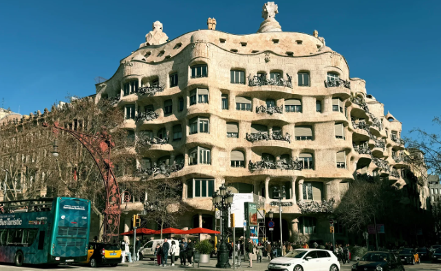 西班牙巴塞罗那(Barcelona)自由行旅游攻略|高迪建筑 / 美食 / 交通一站式避坑