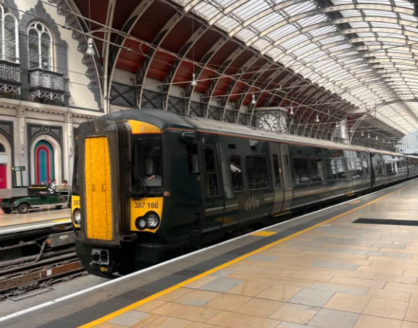 英国火车或飞机延误应该如何申请退款？