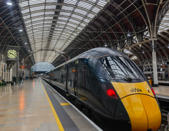 英国火车或飞机延误应该如何申请退款？