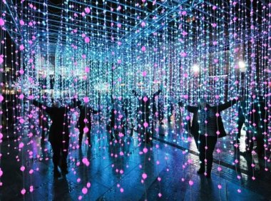 2025金丝雀码头冬日灯光秀最值得拍照观赏的12个发光体推荐