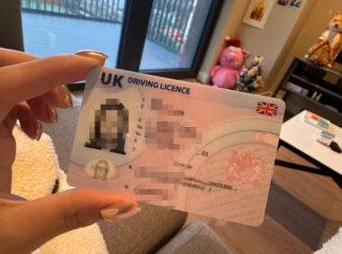 英国驾照中国人可以考吗?完整指南:最新政策、考试步骤、费用详情及常见问题